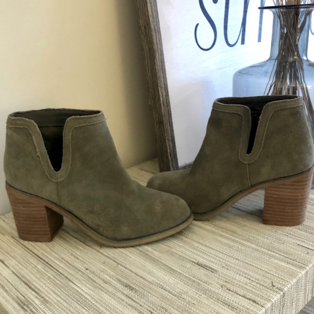 Urban Outfitters Suede Booties!!